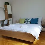 شقة Spacious 3 Center