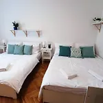 Spacious 3 Center شقة