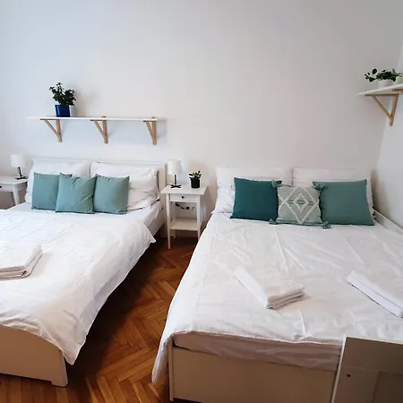 Spacious 3 Center Apartman
